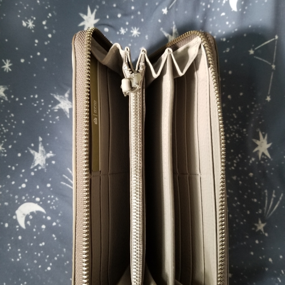 Fossil Wallet - Picture 3 of 8